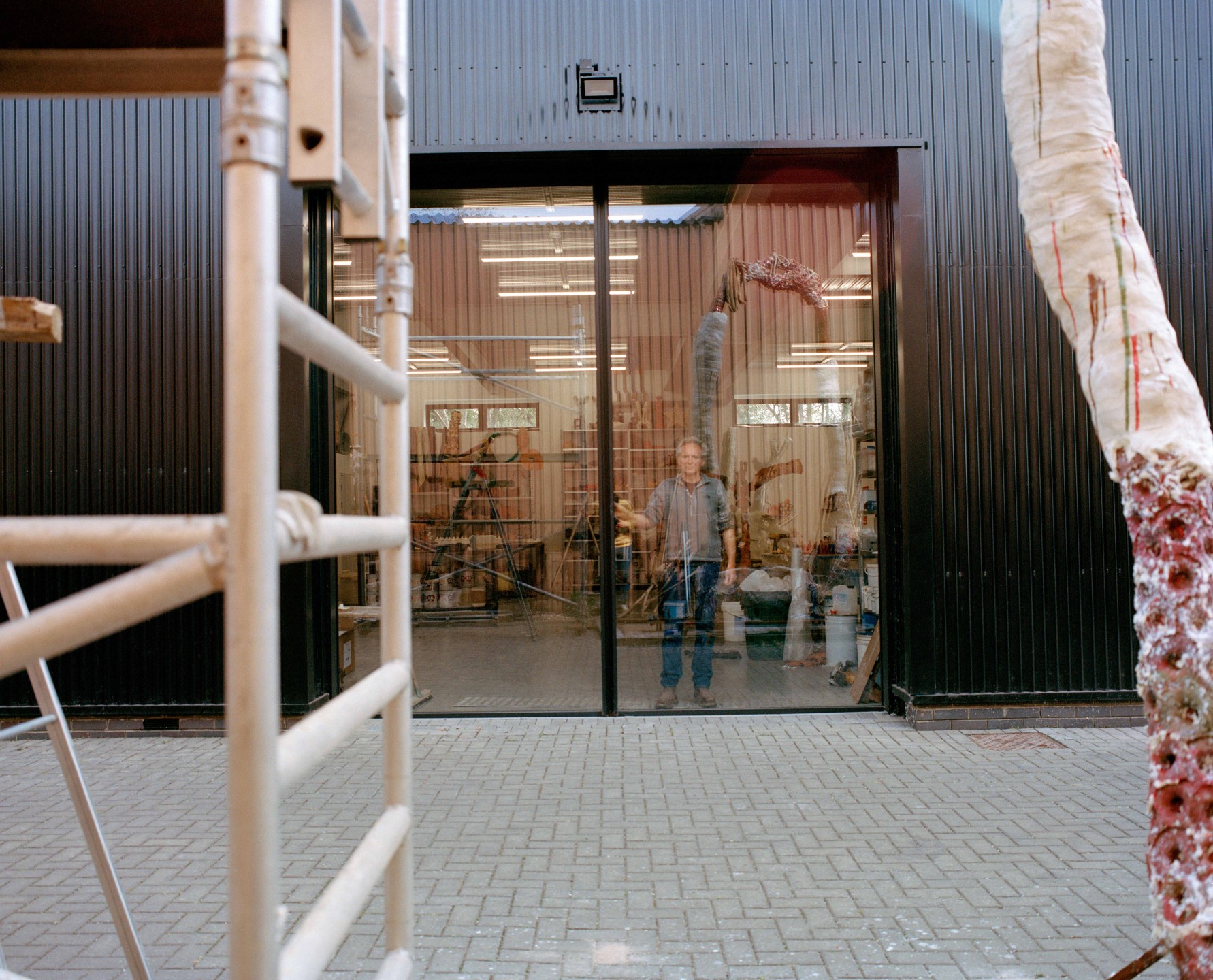 Luke & Nik - ln737_mh_r1_020